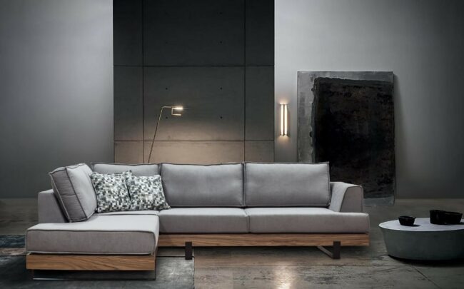 Σαλόνι γωνιακό καναπές γκρι με ξύλο μαυρα σιδερένια πόδια